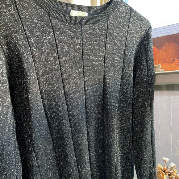 Metallic long sleeve pullover sweatshirt - Picture 7 of 9